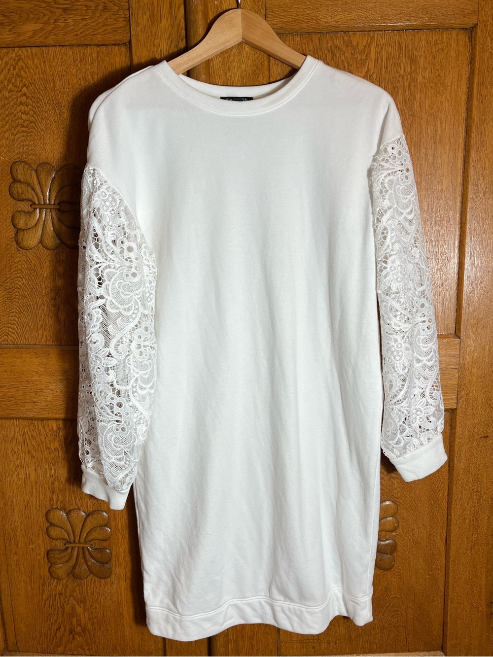 Express — Lace Sleeve Sweatshirt Dress — Medium — White - Picture 2 of 7